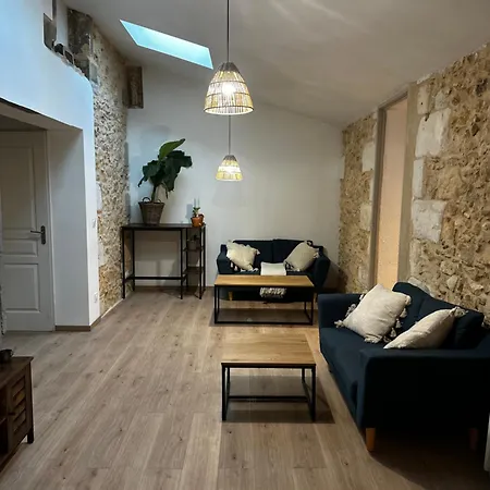 Charmante Maison De 4 * Μπερζεράκ